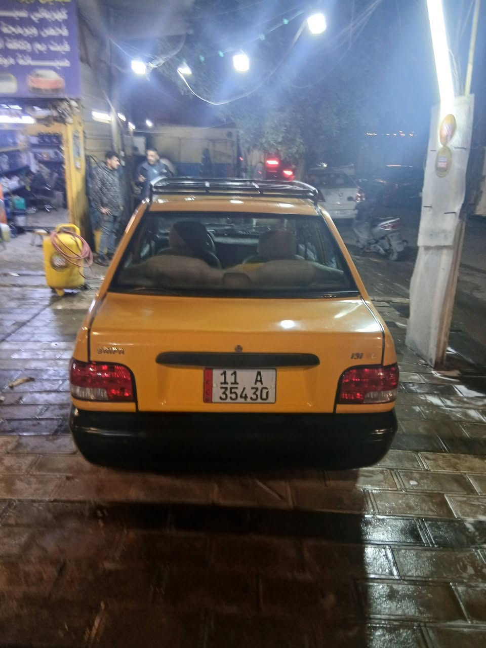 السلام عليكم سايبة موديل 2011 
مصبوغة عام تخم تاير جدبد 
باتري جديد كير محرك جديد 
شواصي نضاف سيارة ب اسمي سنوية 2030  
مصفرة هية وغرامات مكاني بغداد سيدية ***********
