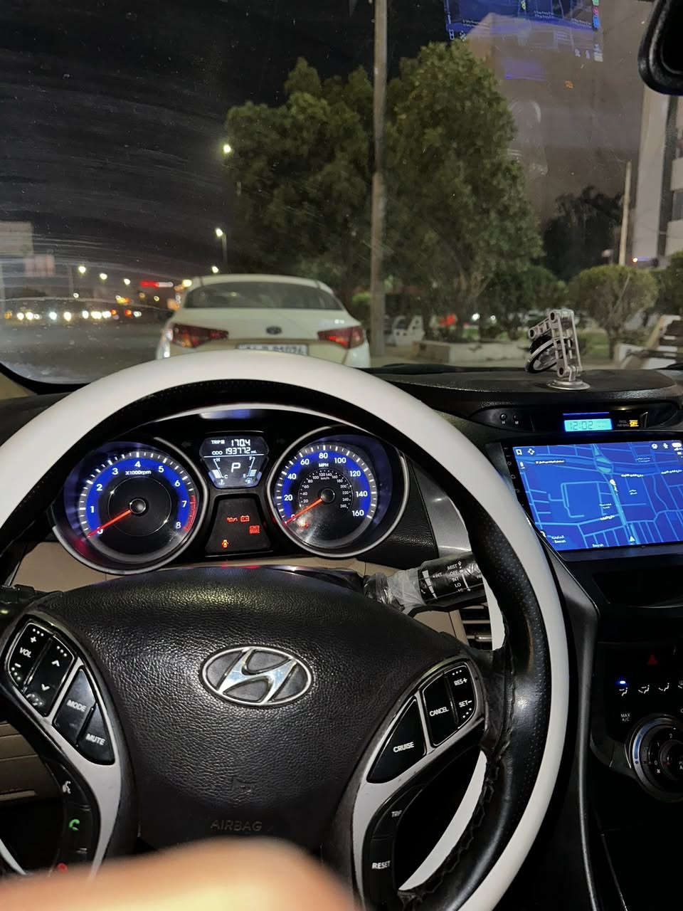 يا الله بسم الله الرحمن الرحيم اللهم صل على محمد وآل محمد 

🚗 للبيع: [النترا ] [وارد امريكي  ]

🔹 الموديل: 2013
🔹 اللون: ازرق غير محدد 
🔹 الممشى: __193772 ميل
🔹 نوع المحرك: (4سلندر / 1.8
🔹 ناقل الحركة: (أوتوماتيك )
🔹 الوقود: (بنزين)
🔹 وارد: (أمريكي)
🔹 الحالة: / نظيفة / لا تحتاج أي صرف

⸻

✅ المواصفات:
 • شاشة
 • كاميرا خلفية
 • حساسات
 • فتحة سقف
• تحكم ستيرن
 •  التبريد / منظومة كامله مع الكمبريسر جديد  وغاز اصلي درجه اولى تكييف بارد جداً ❄️
 • إيرباقات سليمة
. كشنات جلد تدفئه كشنات امامي خلفي   تحكم كهرباء 
. سياره مابيها اي نقص لا من كهربائيات 
ولا ميكانيكيات 
.ليمتد 
⸻

🔧 ملاحظات:

 • 
 • مكينة جديده ستوه شاده كارتون الحمدلله والشكر مابيها اي خلل وكير ادامه عامه مسويله  مكينه وكير بحالة ممتازه جداً 
 • صيانة دورية منتظمة
 • جاهزة للفحص بأي مكان
. قطعتين صبغ صندوك وبنيد 
الجناي يدلل 
💰 السعر: 87 (قابل للتفاوض ) 
📍 الموقع: البصره الحكيميه 
📞 رقم التواصل: ***********
