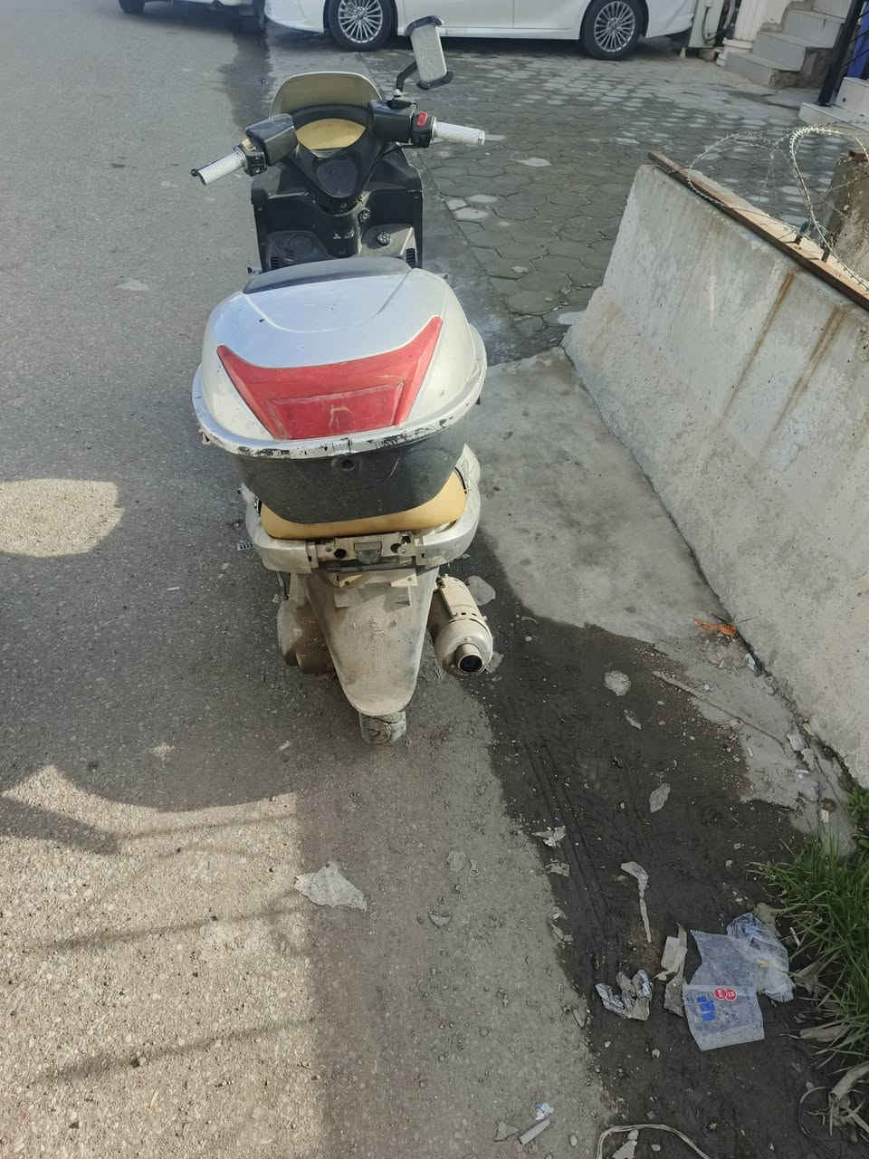 السلام عليكم دراجه نظيفه ما بيها اي عيب شغاله سلفندر السعر 250 وبيها مجال العنوان كركك حي الوحده اتصال في الرقم ***********
