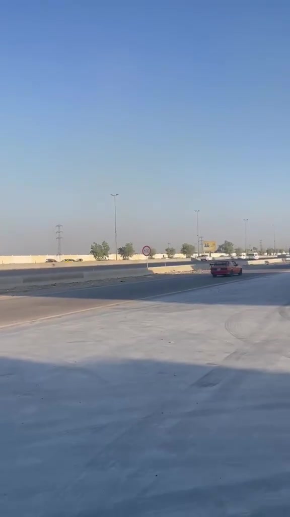 السلام عليكم جملونات الايجار المساحه 250 م طريق بغداد حسينيه قرب منطقة الانتصار الاستفسار ***********
