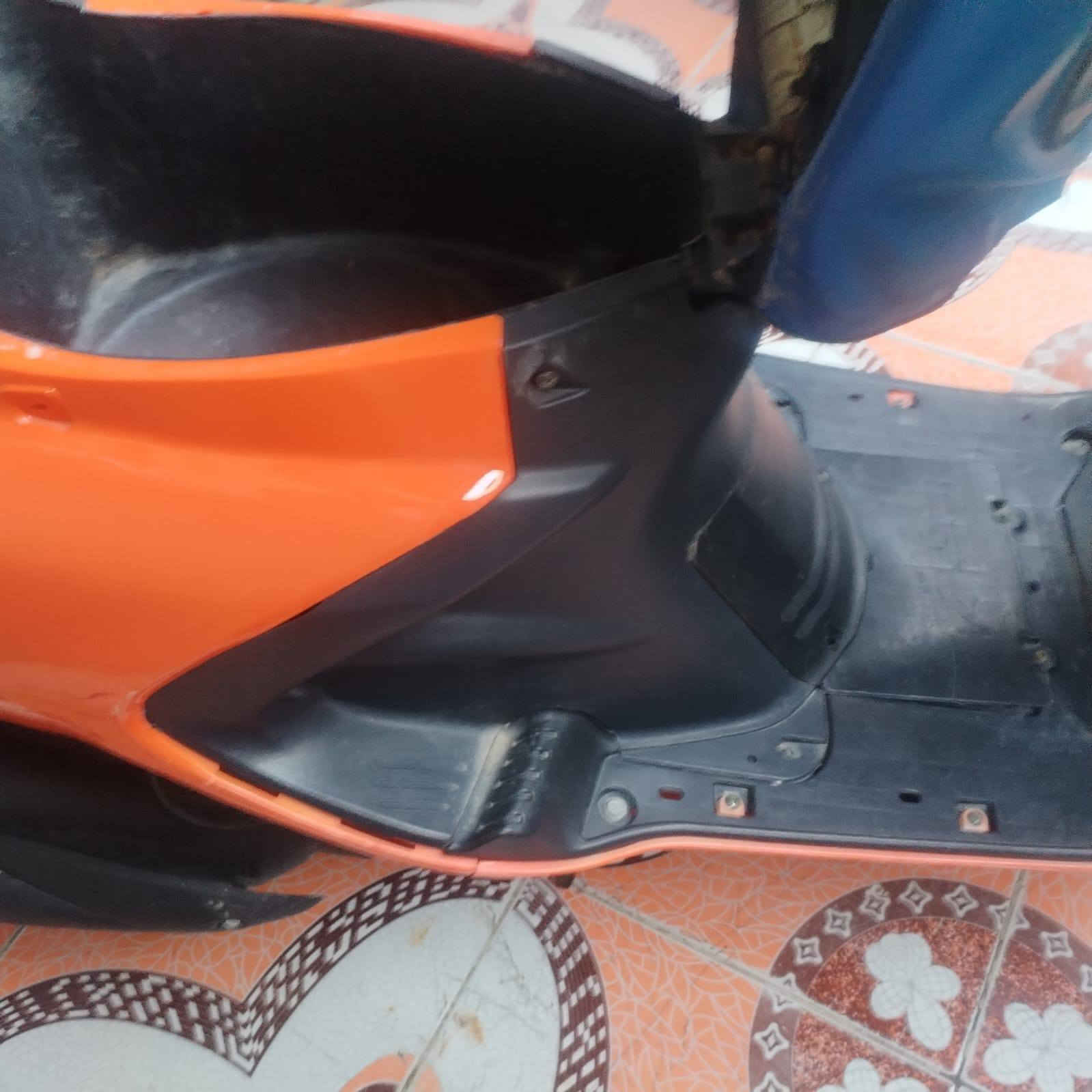 سلام عليكم دراجه لبيع فراشه بدون أوراق كله بيه جديده يعني تعمير بس المكينه مامفتوحه على وضع شركه هاذه رقمي *********** ماكو خاص
