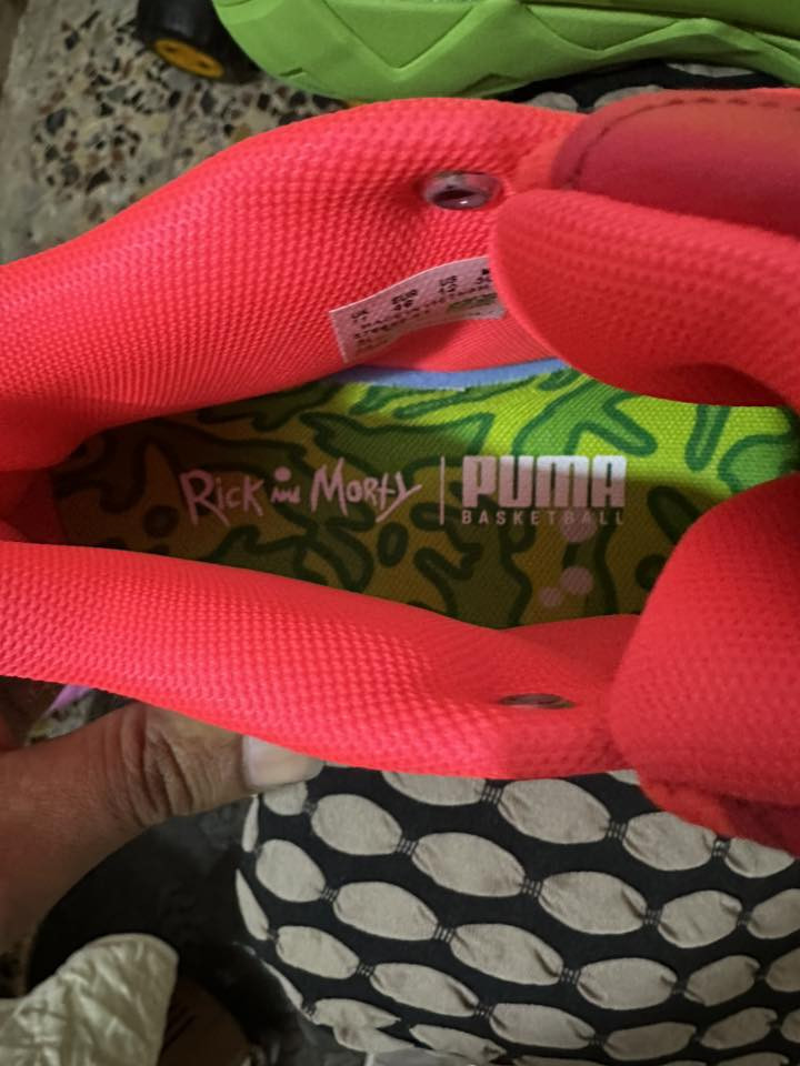 قطعتين احذيه كرة سلة اللي وياه جواريب قياس ٤٥ سعره ٢٠ قفل 
والموديل الثاني يجي لونين اخضر واحمر فيتنامي اصلي ( بومه ) قياس ٤٦ قفله


**إذا كنت صاحب هذا الإعلان وتريد حذفه لأي سبب، رجاءا أرسل رسالة إلى الدعم الفني**