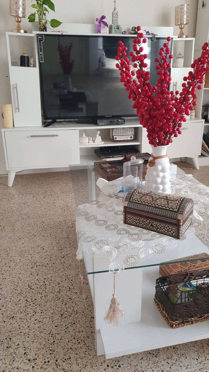 ميز تلفزيون كامل ٦٠ الف وميز وسطي ٢٥ للتواصل ع الخاص المكان بلديات


**إذا كنت صاحب هذا الإعلان وتريد حذفه لأي سبب، رجاءا أرسل رسالة إلى الدعم الفني**