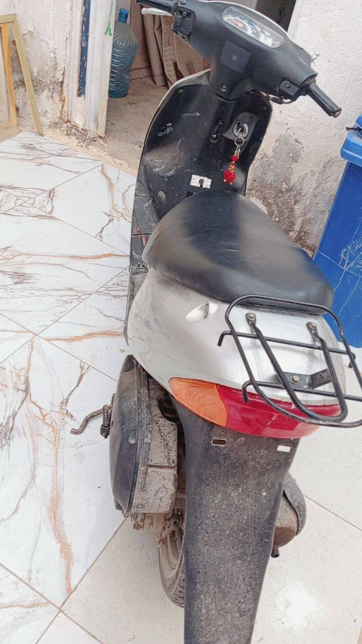 للبيع نضيفه كلش مامفتوحه نكره سلف أوراق  مكان صحفيين ***********
