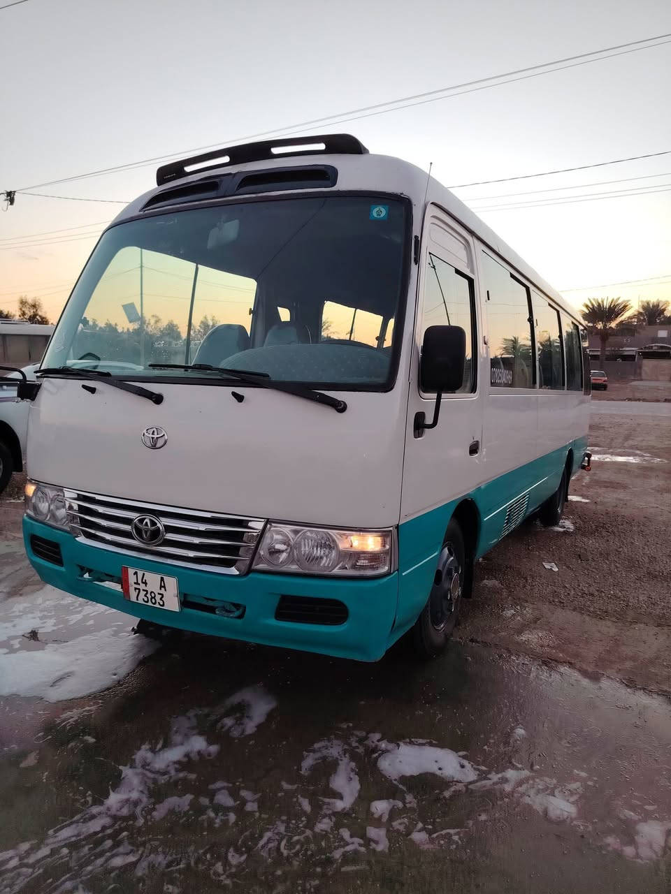 السلام عليكم   كوستر 2004 للبيع  تفاصيل بالفيديو  ***********    السعر   175  وبيها مجال
