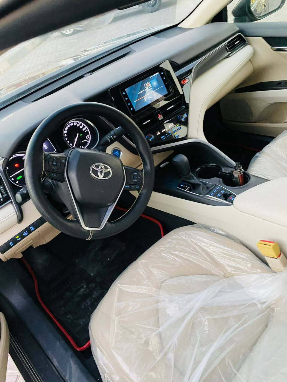 للبيع سيارة كامري 2023 خليجي هايبرد  السيارة استيراد خاص زيروا حاليا ماشية 36000 الف رقم بغداد دولي الجديد باسمي السعر 225 الاتصال بالرقم ***********
