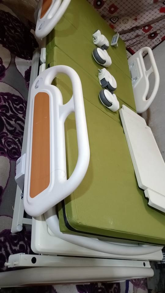 سرير طبي مع كافه ملحقاته مستخدم عشر ايام فقط السعر 1 مليون وبيه مجال بغداد, العراق


**إذا كنت صاحب هذا الإعلان وتريد حذفه لأي سبب، رجاءا أرسل رسالة إلى الدعم الفني**