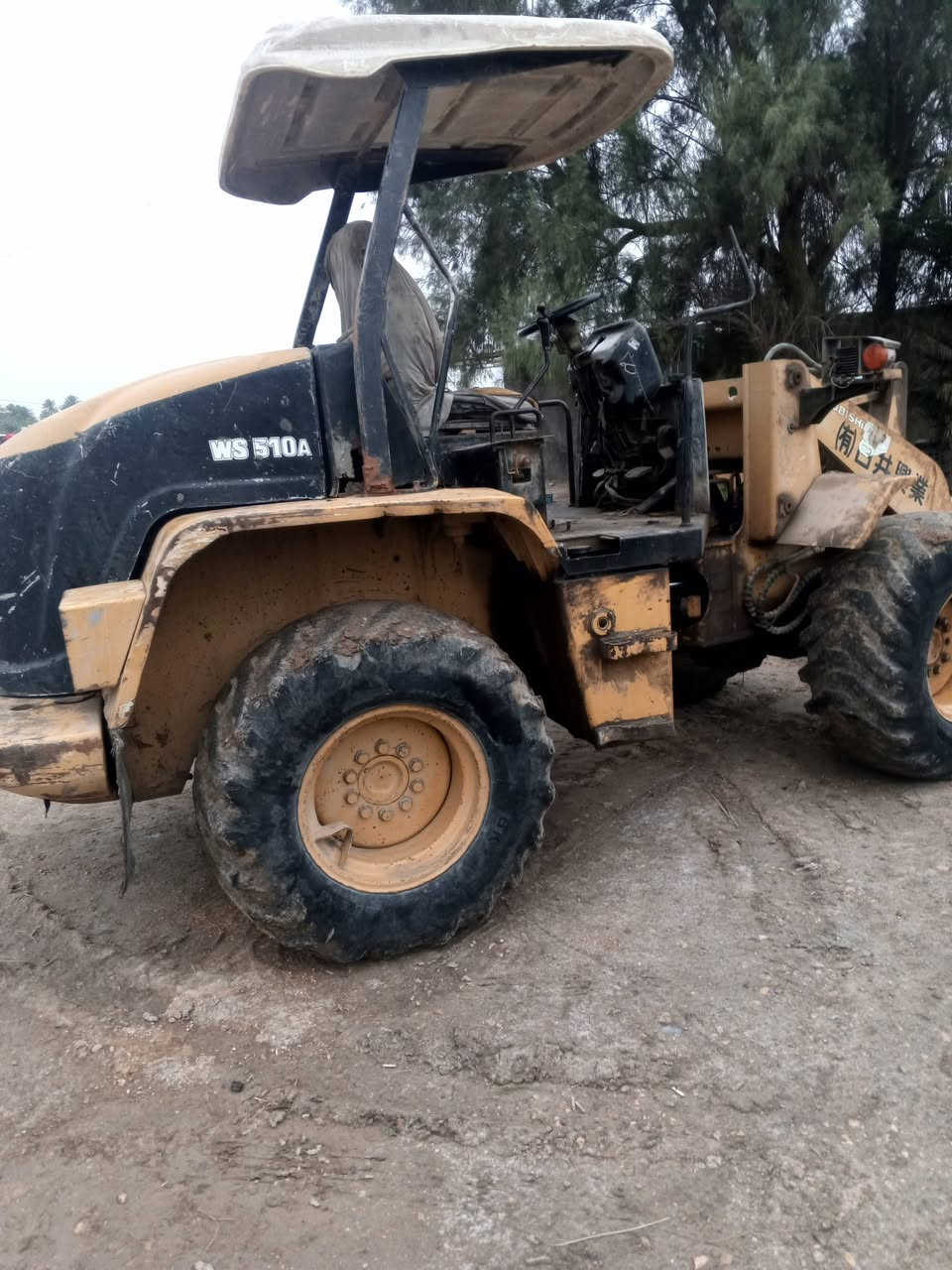 شفل للبيع ميسيبوشي موديل 2004 
***********
جاهز للعمل
