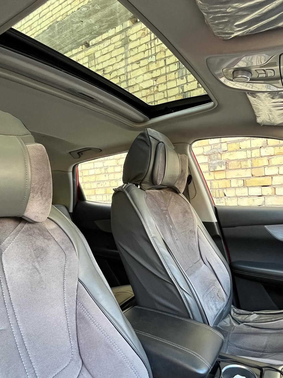 للبيع شيري تيجو ٤ استيشن
بحالة ممتازة 

الموديل 2022

الممشى 61,653 كم

القير اوتوماتيك 

اللون احمر 

الحالة ممتازة استخدام نظيف 

المواصفات شاشة وسطية كاميرا خلفية وحساسات فتحة بانوراما تكييف ممتاز داخلية نظيفة موضحة بالصورة استخدام شخصي الشاصي سليم سبب بيع السيارة هو السفر 

(السعر  دفتر وعشرين ورقة قابل للتفاوض )

العنوان :بغداد 

التواصل : ***********
