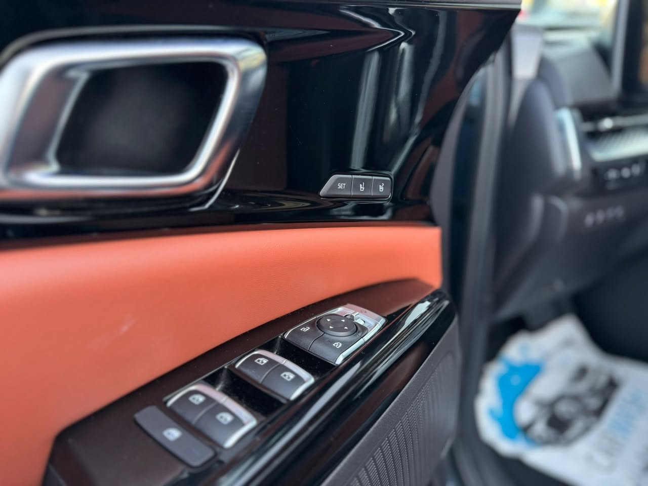 السلام عليكم كيا كرنفال. 2024 SX-prestige برستيج وارد امريكي فول 1/1 دخول جديد (بدون رقم )

‏Kia Carnival Mpv SX-Prestige2024   3.5L
 
                  حجم المكينه : 3500 V6
         المسافه المقطوعه : 22mi
الضرر :  جاملغ و بنيد مبدلات اصلي نفس الون بدون قطره صبغ
            ايرباك ستيرن و برده
#مواصفاتها 
فتحتين سقف
1.شاشه 
2.كامرات 360 امامي وخلفي وجانبي وداخل السيارة هم كامره 
3.بصمه
4. نظام ايكو + سبورت + سمارت
5.ويل كب 
6. تشغيل عن بعد
7.حساسات خلفي امامي وجانبي
8.بيبان كهرباء اثنيهن 
9.لايتات لد
10.لايتات زنون
11.بكلايتات لد
12.اشاير بالمري
13.رادارات 360 امامي وخلفي وجانبي
14.كشنات جلد لون مشمي بلادي
15.ثلاث قطع تبريد
16.هيترات بالكشنات حار بارد
17.هندبريك بصمه
18.شحن وايرليس
19.هيتر بالاستيرن
20.كشافات 
21.مري شفط +قلاب من ترجع ع بك تنزل للأسفل + كامره 
22.كشنات كهرباء 
23.كشن السايق ميمري
24.تحديد مسار
25.الكشنات الخلفيه سياحي+تدفئه و تبريد
فول موصفات 1/1 جاهزه 
السيارة جديدة بمعنى الكلمه واحلى من الصور 
مكان السياره /كربلاء _مدينه المعارض 
للأستفسار ***********
