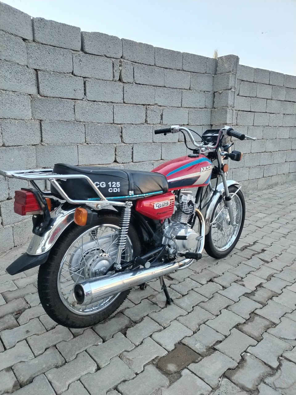 السلام عليكم دراجة ارشه موديل24 للبيع السعر 550وبيها مجال قليل مكاني كربلاء الحر رقم ***********
