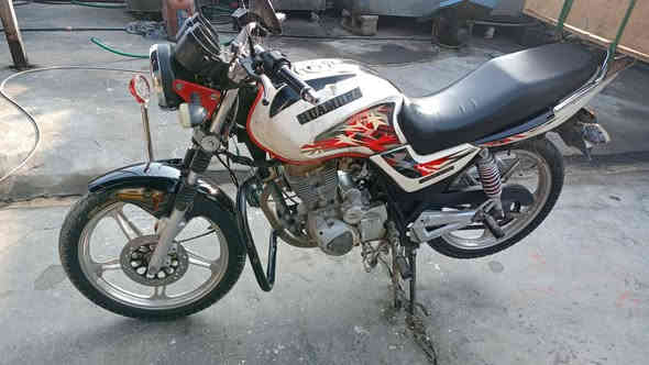 اسلام عليكم ورحمه الله وبركاته
دراجه ناريه للبيع هيوهه موديل 2017 السعر 600الف قابل للتفاوض الاتصال ***********
