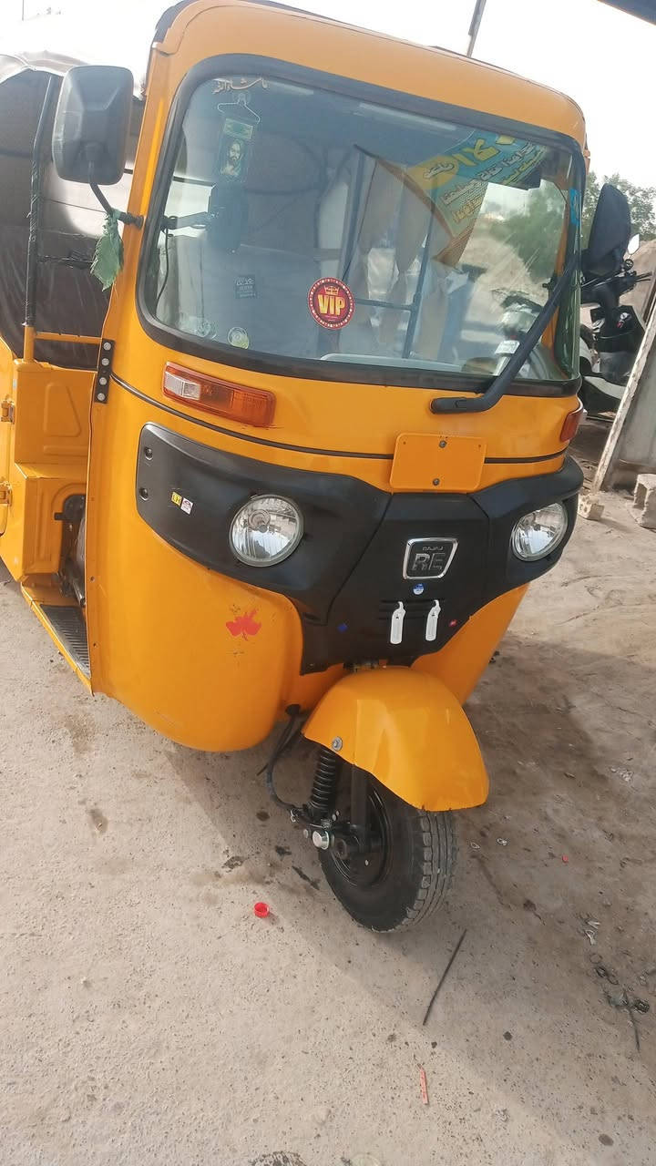 سلام عليكم شباب متاح تكتك للبيع بيه بارد بلغد وبارد جوه البك لايت السعر 8و900العنوان الشعب مقبل حسينيات المصطفى ***********
