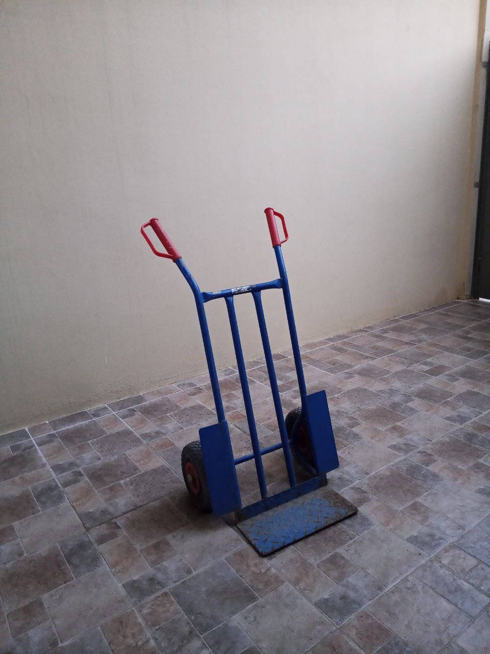 عربانة للبيع السعر 30الف الرقم ***********
