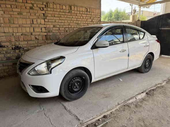 السلام عليكم نيسان صني مصري موديل ٢٠٢٤ مكفوله من البارد والصبغ رقم اربيل باسمي السيارة مداور شرط تبريد قطعتين كامرة وشاشه السيارة  ومدوشمة ماشيه ١٩ الف السعر١٣٠ وبيه مجال 
***********
