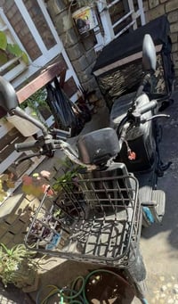 دراجه شحن • ٦ بطاريات • نضيفة