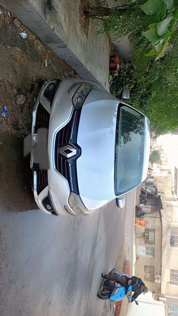 للبيع رينو 2019 سياره جاهزه مابيها اي نقص رقم بغداد تحويل ثاني يوم سعر 95 بيها مجال استفسار ع هذا رقم صاحب سياره ***********
