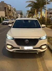 MG HS trophy 2021 وكالة باقيلها ع ضمان 6 اشهر   ماشية 54 الف كيلو فول ...