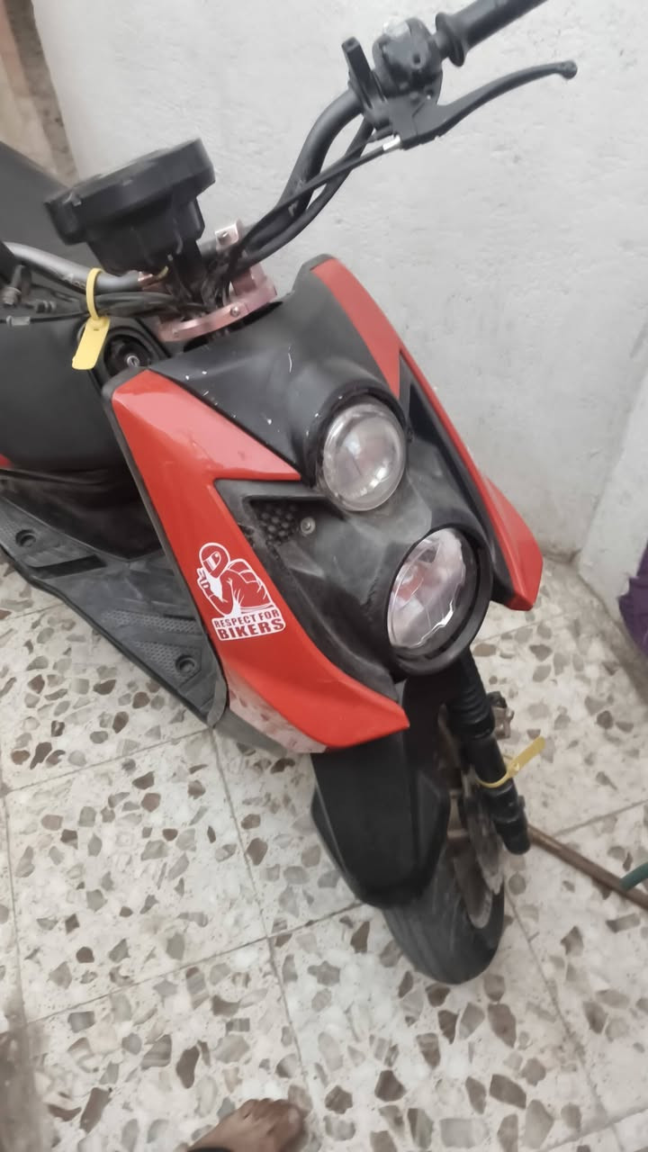 سلام عليكم دراجه سكنز جبلي الدراجه مفتوحه  مره وحده دراجه  خير من الله العنوان الماجديه وهاذه رقمي ***********سعر 900
