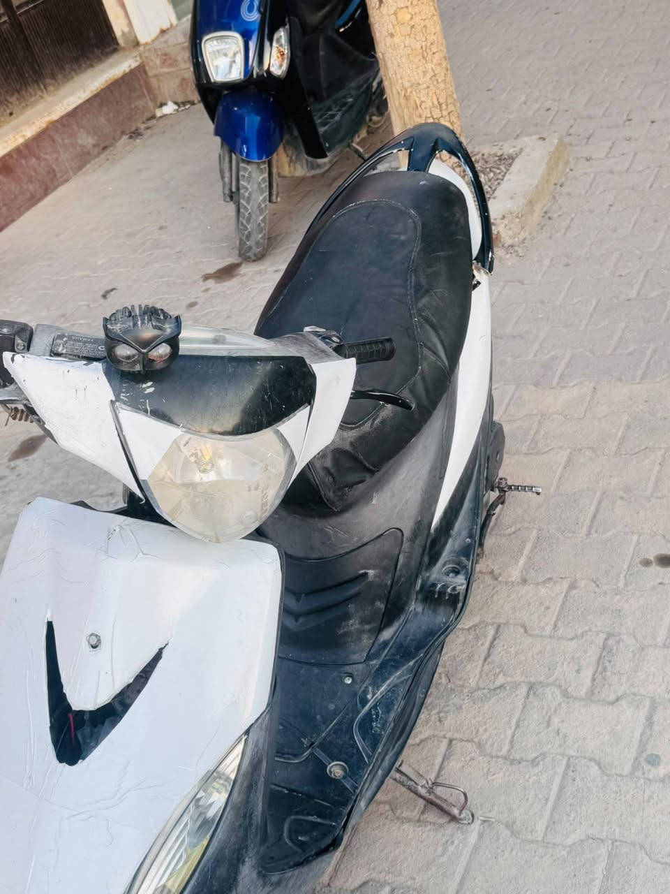يبيع مستعجل ماكس عدله ياباني ختم واحد دراجه مال رمبه صارله سنه ونص عندي ماملعوب بيه برغ هندر سلف كله شغال دراجه بلاديه عل فحص مكاني بابل محاويل *********** السعر 400وبيه مجال
