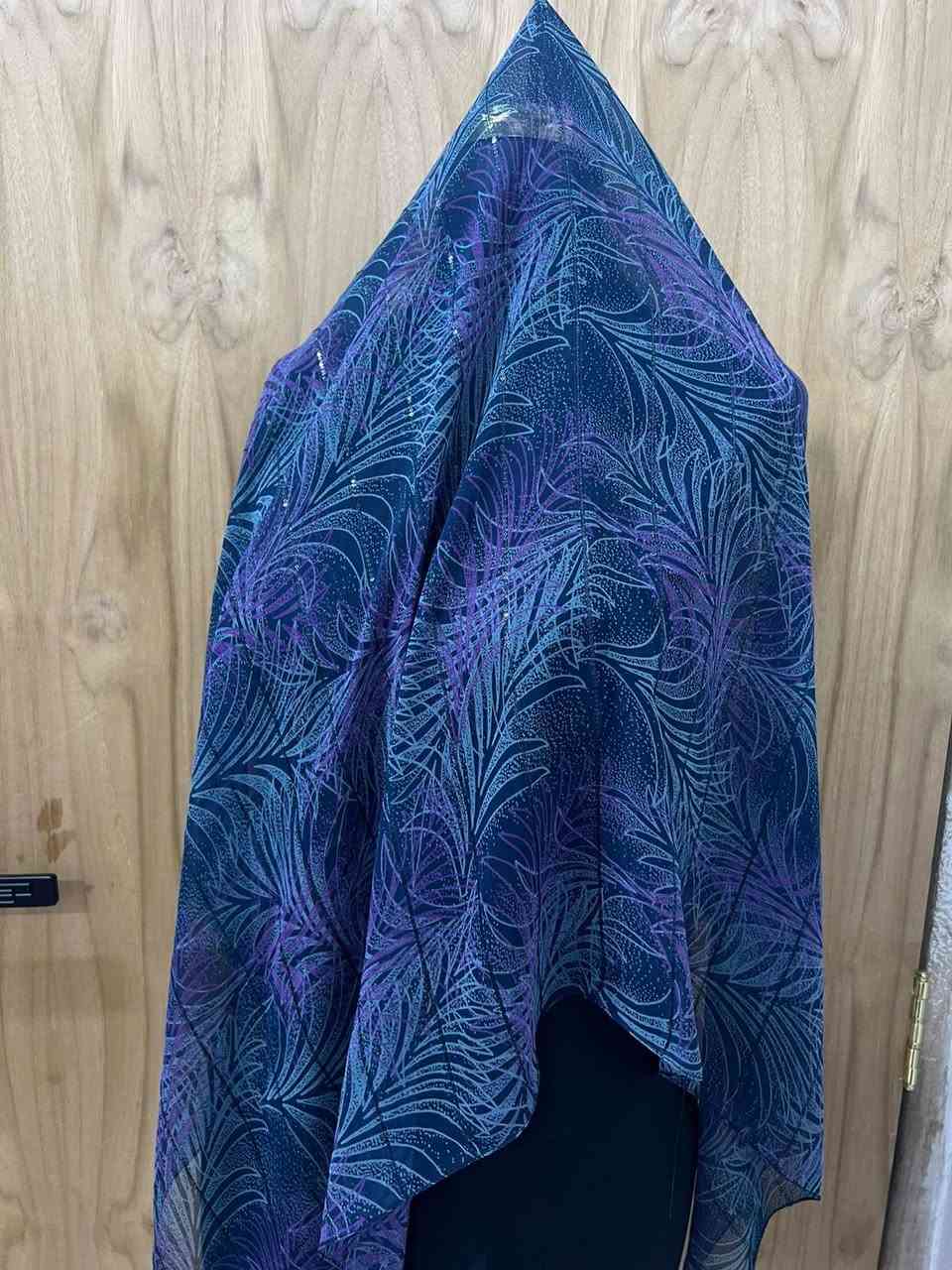 ربطة صيفية قماشها ناعم يجنن طولها متر سعرها ٥ بس
***********
