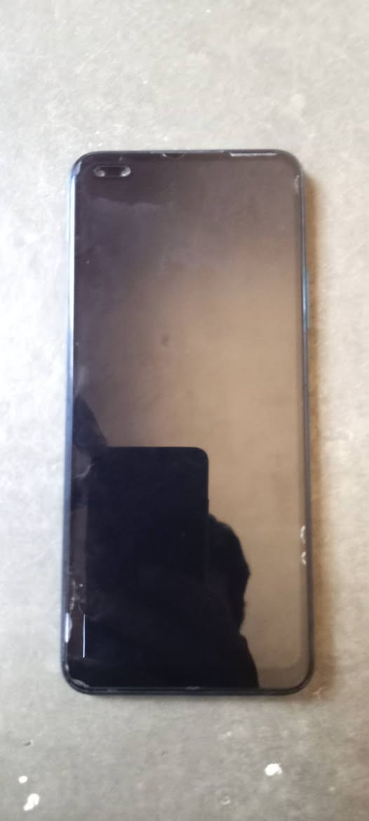 السلام عليكم جهاز للبيع Infinix NOTE 8ذاكره 128 الرام 6   بوبجي 60فريم   السعر 100وبي مجال  للاستفسار  ***********
