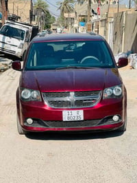 دوج كرفان موديل ٢٠١٧ مكانه ٦سلندر صندوك كهرباء تشغيل عن بعد لون مميز ب...