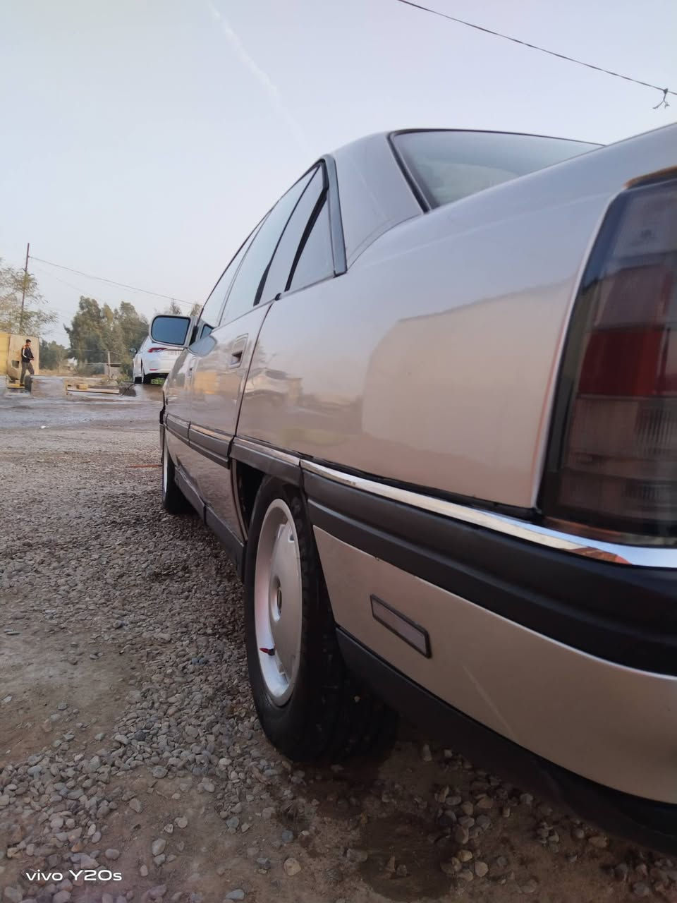 السلام عليكم
اوپل اوميكا موديل 1991
لون اصفر ذهبي 
محرك 20 
گير عادي 
رقم كركوك 
مشروع موازي 
مصبوغة صبغ درجة اولى 
كهربائيات كاملة 
غرفة نضيفة 
تخكم تاير 
صدر جديد كامل 
فتحة بالقمارة سلايد روف 
شاشة جديدة كلة شغال 
فراش صندوگ جديد 

تخم دسكات جديد 
ABS شغال 
سيارة حلوة احلى من الصور 

سعر 35 وبيها مجال 
مكان ديالى كنعان 
للأستفسار ***********
