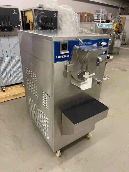 #معرض #الايطالي 
إنتاجيه Ds كربجاني أيطاليا 🇮🇹
حجم 40/60     
12 كيلوو 
مستخدم خارج العراق 
نضيفه جدآ 
كلشي بيه بلادي عل وضع الشركة
تبريد ماء 💦 
3فيز 

السعر والتفاصيل مراسله الصفحة 
اؤ الأتصال هـ.  ***********  او  هـ. ***********
العنوآن بصره آبي الخصيب حي العسكري 
#سيدحسين
