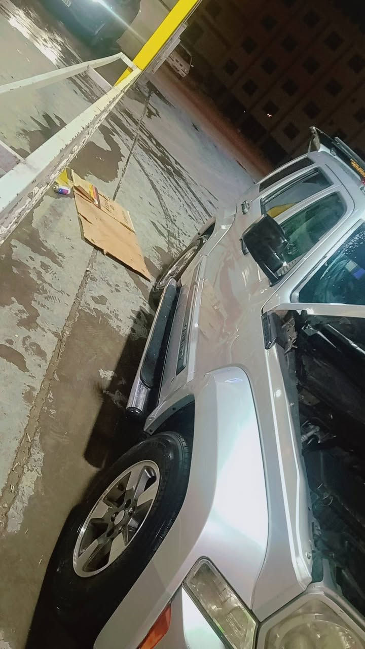 السلام عليكم 
من رخصة الادمن  
جيب لبرتي موديل 2008  محرك 3700
وارد امريكي بدون حادث كلين 
بدون صبغ ومامبدل بيها شي كلها بلادي 
الرقم الانكليزي الجديد السنوية ب اسمي 
مكينه بلادي صدر امامي خلفي جديد 
نوزلات وبلكات وفيت بم جديد  تخم تاير جديد
السيارة مكفولة من كلشي وخير من الله  
تجي تفحص وتشوف بعينك وتقتنع 
مكان السياره واسط 
السعر  ١١٠ ورقة وبيها مجال بسيط 
للاستفسار      ***********
