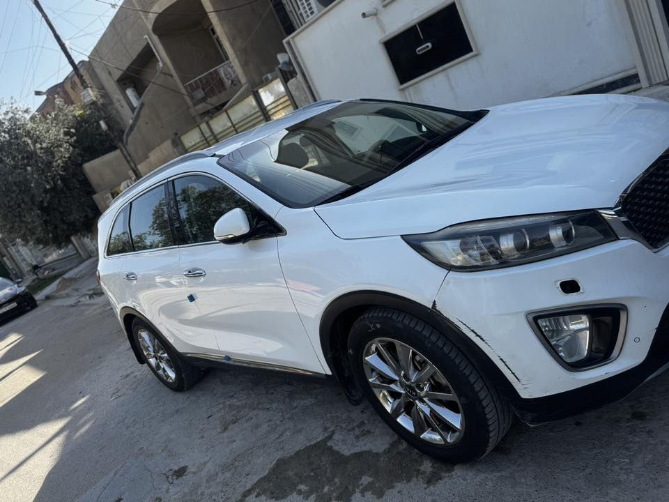 كيا سورنتو ٢٠١٥ شكل ال١٦ خليجي سونارها موجود بالصور السيارة بصمة شاشة كبيرة حساسات امامي خلفي السيارة حلوة وجاهزة 
195وبيها مجال حك الجية 
***********
