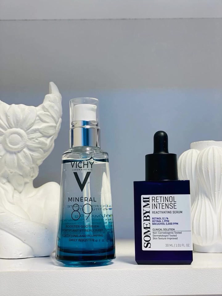 عرض البشره الزجاجيه من فيجي و سوم باي مي 🍀

سيروم فيجي 89 
سيروم جل لكل انواع البشرة ، مرطب ومغذي غني بأعلى تركىيز من مياه فيجي 89 %  والهاليرونك اسد 

✅ تغذيةوحماية يومية للبشرة الباهتة والمتعبة
✅ يزيد من امتلاء وشد البشرة
✅ يعيد حيويه البشرة ويعالج الخطوط الدقيقة والتجىاعيد
✅ يمنح البشرة اشراقه ونضاره فائقة 
✅ ترطيب لطيف وسريع الامتصاص 

وسيروم الريتنول من سوم باي مي بفاعلية قوية مصمم للعناية بعلامات التقدم بالعمر وتقليل ظهور تجاعيد البشرة استعادة حيوية وشباب البشرة. لطيف على البشرة ومناسب لاصحاب البشرة الحساسة. معزز بخليط مركبات الريتينول، الريتينال، والباكوتشيول لتعزيز مرونة البشرة والعناية بالخطوط الدقيقة والتجاعيد بدون التسبب بتهيج البشرة. وباستخدام تكنولوجيا حصرية لسوم باي مي (Elastic-Liposome)، تصل المواد الفعالة لأعماق طبقات البشرة لتحصل على أفضل النتائج. غير لزج ويمنح البشرة شعور بالترطيب. مناسب للاستخدام اليومي.

 #فيجي #سيروم #ريتنول #اكسبلور #فولو


**إذا كنت صاحب هذا الإعلان وتريد حذفه لأي سبب، رجاءا أرسل رسالة إلى الدعم الفني**