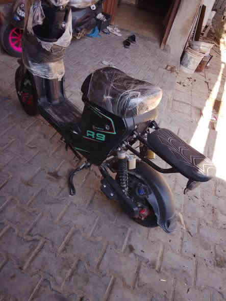 الدراجه للبيع 350وبيهه مجال
بطاريات جدد تفحص وشوف 
كهربائي كله شقاله افحص
بلوتوث بك كله جدد افحص
كفرات كله جدد بيه شخوط كم واحد
جاملق خلفي طاق بس مابي شئ قليل
الكيج كله شقاله دبل شاره جدد شقاله
العنوان المحموديه ناحيت الرشيد 
***********
