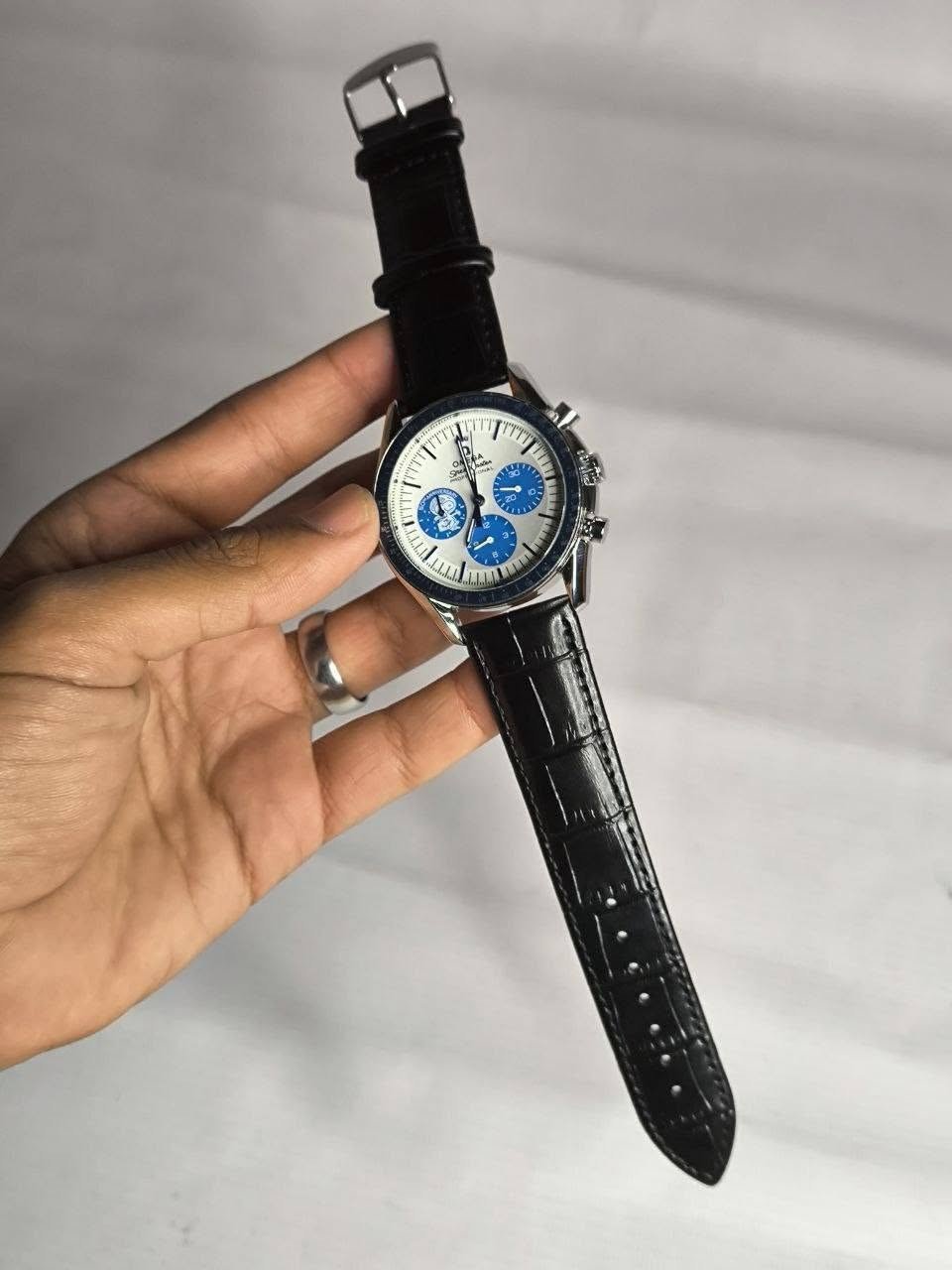 ساعة من ماركة اومكا OMEGA

تحفة فنية 
تصميم فضائي
مكينة كوارتز ناعمة (ماطور) نظام ستوبوج (جميع السناتر شغالة)
ميناء  مميز  مع لامينوس فول ارقام واميال 
زجاج زفير ضد الخدش 
مقاومة الماء والغبار 
سير جلد طبيعي 
مختمة بالكامل

ملاحظة :- متوفر قطعة واحدة فقط 
🔴ملاحظة :- السير مستبدل وليس الاصلي

السعر :40 ع اول تم 
للحجز والاستفسار يرجى مراسلة الصفحه


**إذا كنت صاحب هذا الإعلان وتريد حذفه لأي سبب، رجاءا أرسل رسالة إلى الدعم الفني**
