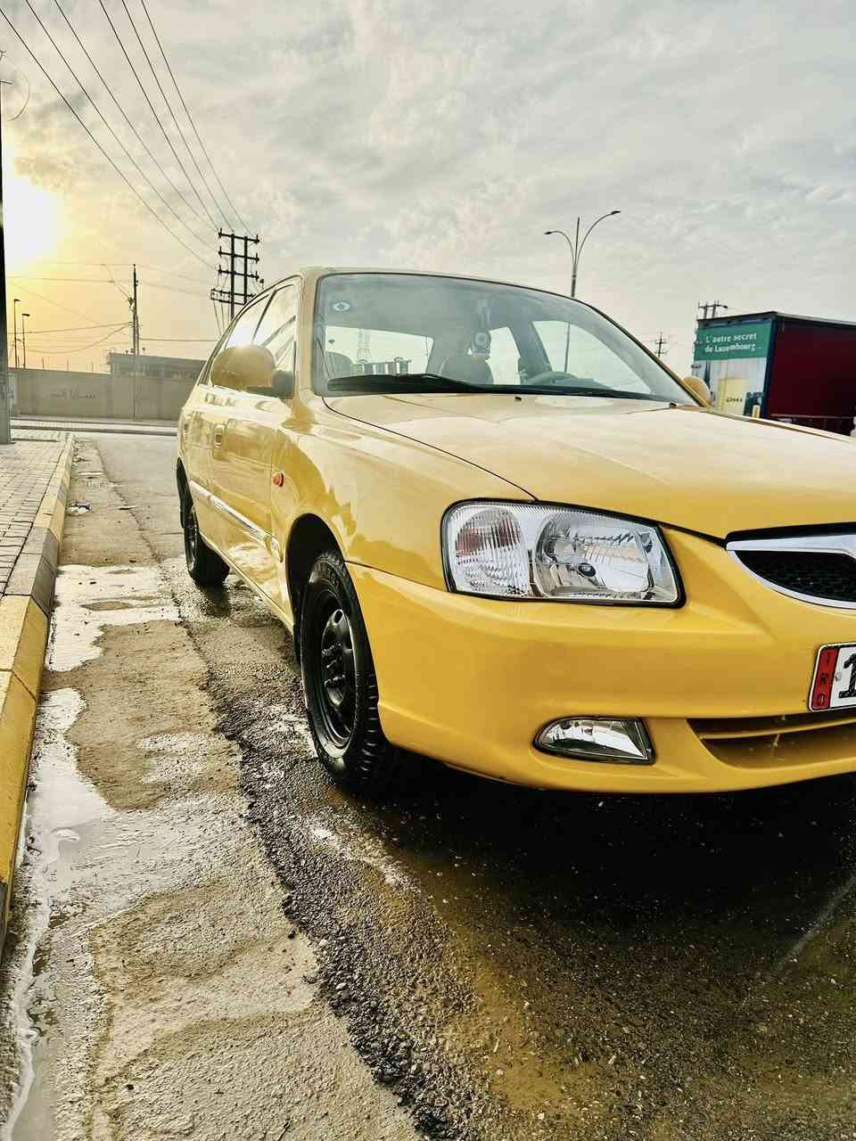 السلام عليكم 🫡 
فيرنا 2014
رقم بغداد بسمي 
تخم تاير تبريد تدفئه 
بيه طخه بالجاملغ الامامي وراجع بارد 
سعرها 78 وبيه مجال مكاني واسط الخاجيه 
***********
