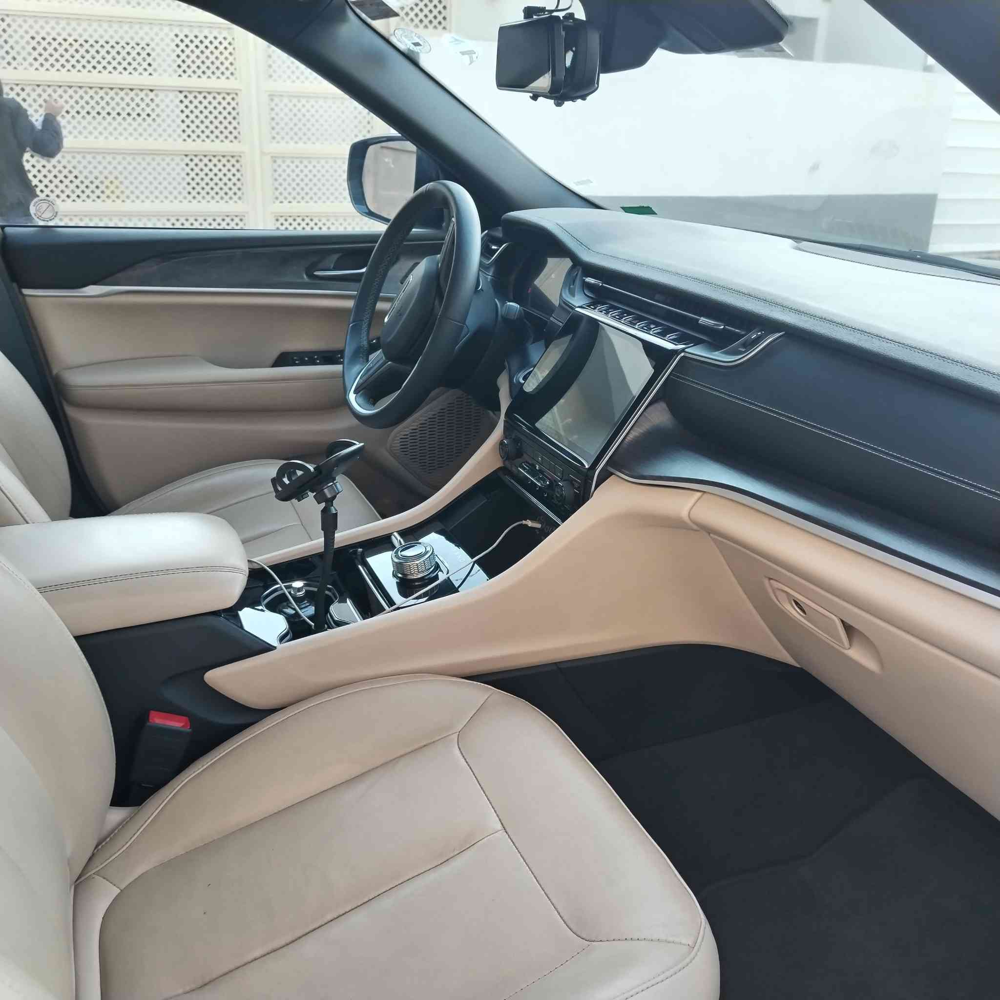 سلام عليكم جيب كراند شيروكي لمتدد 2023 وارد أمريكا حادث خفيف بدون ايرباك سياره بسمي رقم اربيل لمتدد 7 راكب 355$ للتواصل *********** مكان سيارة نجف
