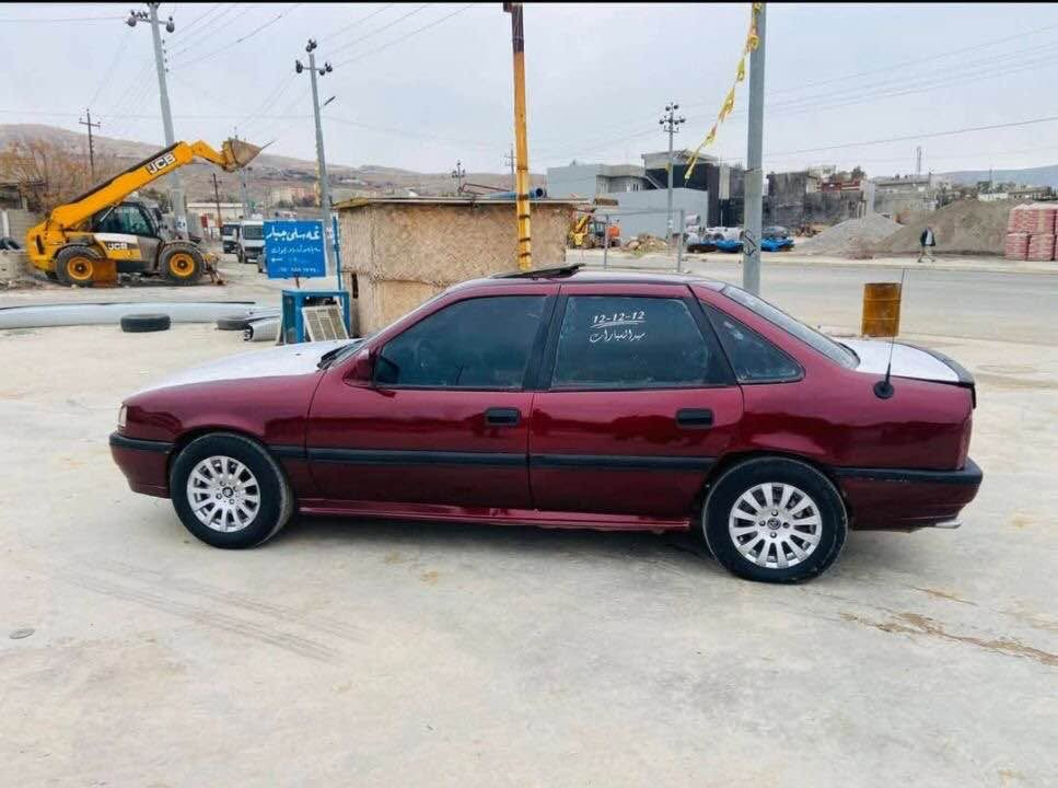 فرۆشتنی خێرا ئۆپڵ ڤیکترا مۆدێل1990 سڵایت مەکینە 18 ئارمی پلاستیکی سلێمانی دوو جام کارەبا گێڕ و مەکینە بە شەرت موس و براوە بە شەرت تەقە و رەقەی نیە پێشی کەپسە دواوەی دەعمی هەیە کارەبای بە شەرت سعری 12 وەرەقە و مەجالێکی برایانە شوێن پیرەمەگرون. واسئەپ و ڤایبەر*********** دخان, السليمانية
