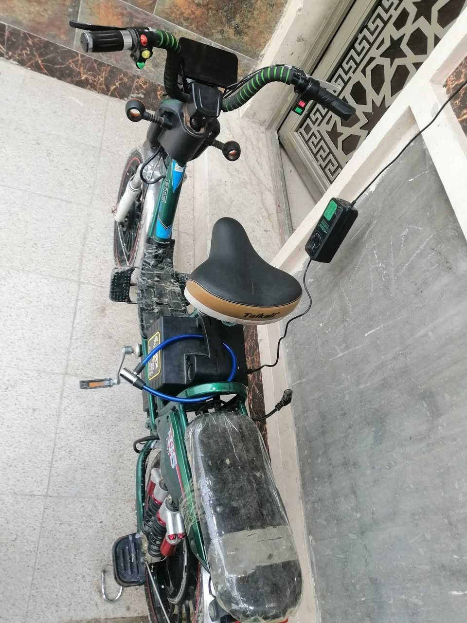 موطور شحن للبيع نضيف جدا  🛵

بطاريات يقرن 9

شاشه +شاحنه جديده 

لايت شغال 🔦

مانع سرقه 🔐

بصمات ثنين وحساسات
 شغاله 
كهربائيات كله شغاله📟 
اشاير شغاله 🚨

السعر 225 وبي مجال

للاستفسار  ***********
