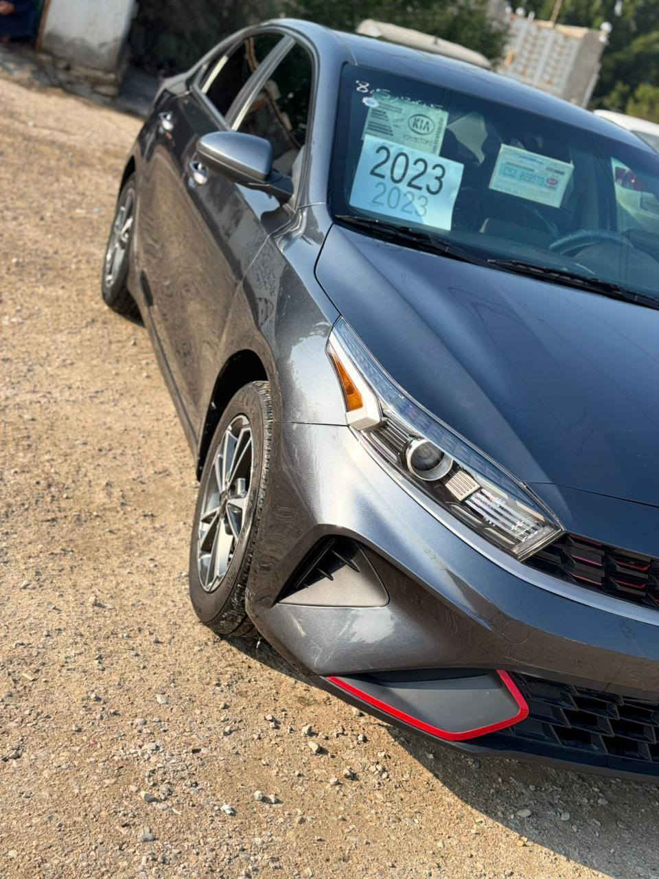كيا فورتي موديل 2023 حرا تترقم جميع المحافظات ماشيه 17mi سياره ضرر بسيط بنيد مبدل قطعه اصليه  سعر 142$ بيها مجال ***********
