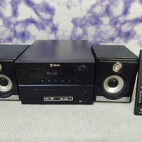 جهاز ماركة Tokia  * راديو Fm *سي دي شغال أقراص  mp3 & audio * رام USB ...