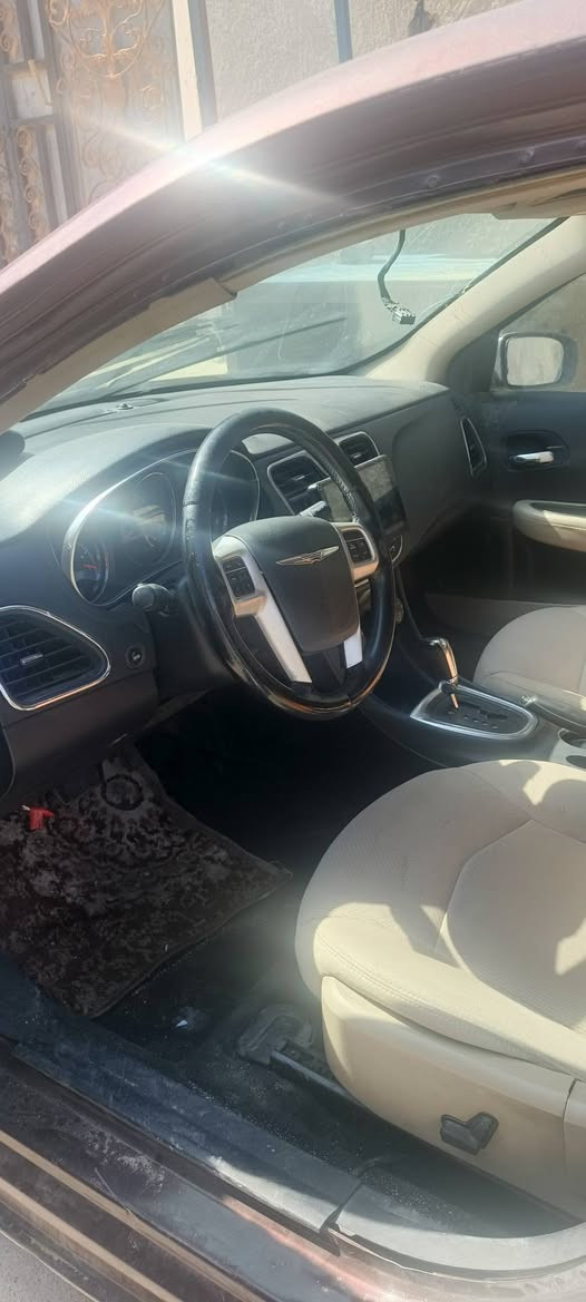 سياره كرايزر 200 ادوات مديل 2012 السعر 20 ورقه وبيه مجال قليل السياره مكينتهه تخربط ما اعرف شنو بيه الي يحب يتواصل هاذ رقمي واتساب فقط ***********
