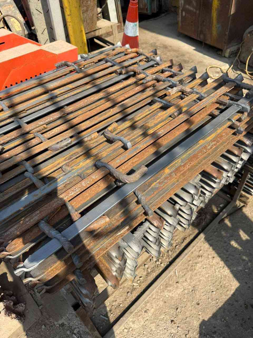 اللهم مصلى على محمد وآل محمد 
يعلن مكتب عبدالله شطب لتأجير وبيع سكلات وجكات والقوالب🎫🏢 الصب بكافه قياسات والاحجام🏫  
متوفر خدمه توصيل جميع محافظات 
العنوان بغداد باب شرجي*********** مصطفى اللامي 

جك جميع الارتفاعات 🧿
فخات جميع نوعيات 💻
سكلات جميع قياسات والارتفاعات 🖥
دوكه نجاره ↔️
سكلات سقوف كافه نوعيات 🏢
