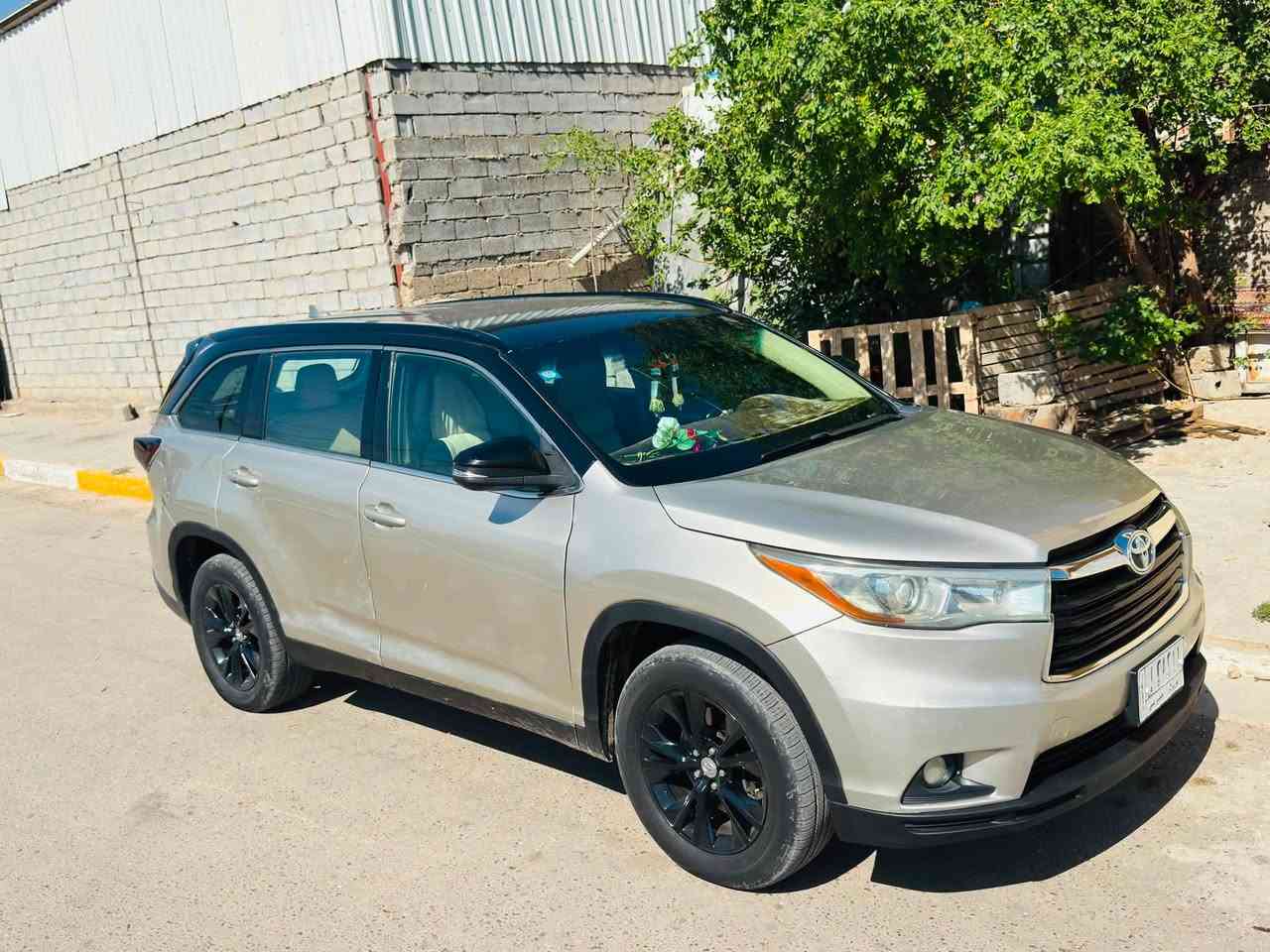 تيوتا هايلندر 15 امريكي حادث جنطه بيها كم قطعه بدون ايرباك ابيع حزام ومستعجل جدا عالبيع او مراوس ب20 وفوك 
بصمه كشنات جلد كشن كهرباء جنطه كهرباء تبريد 3 قطع مركزي 7 راكب تحكمات كامله 
سياره بدون اي نقص صدر جديد تايرات جديده باتري جديد
السعر 163 
بعد يومين ارفع السعر 
***********
