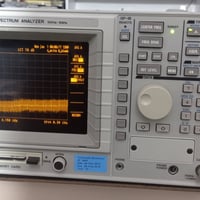 محلل طيف • ١٠٠-٨ جيجا • نضيف