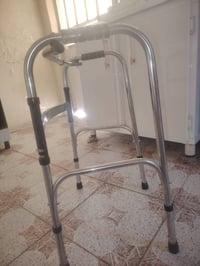 عكازه رباعيه • جديدة • ما استخدمت