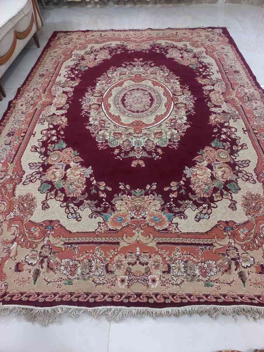 زوليه كاشن ايراني اصلي نظيفه جدا وكل شي ما بيها طولها 3 عرضها مترين للحجز والاستفسار أتصل على الرقم ***********
