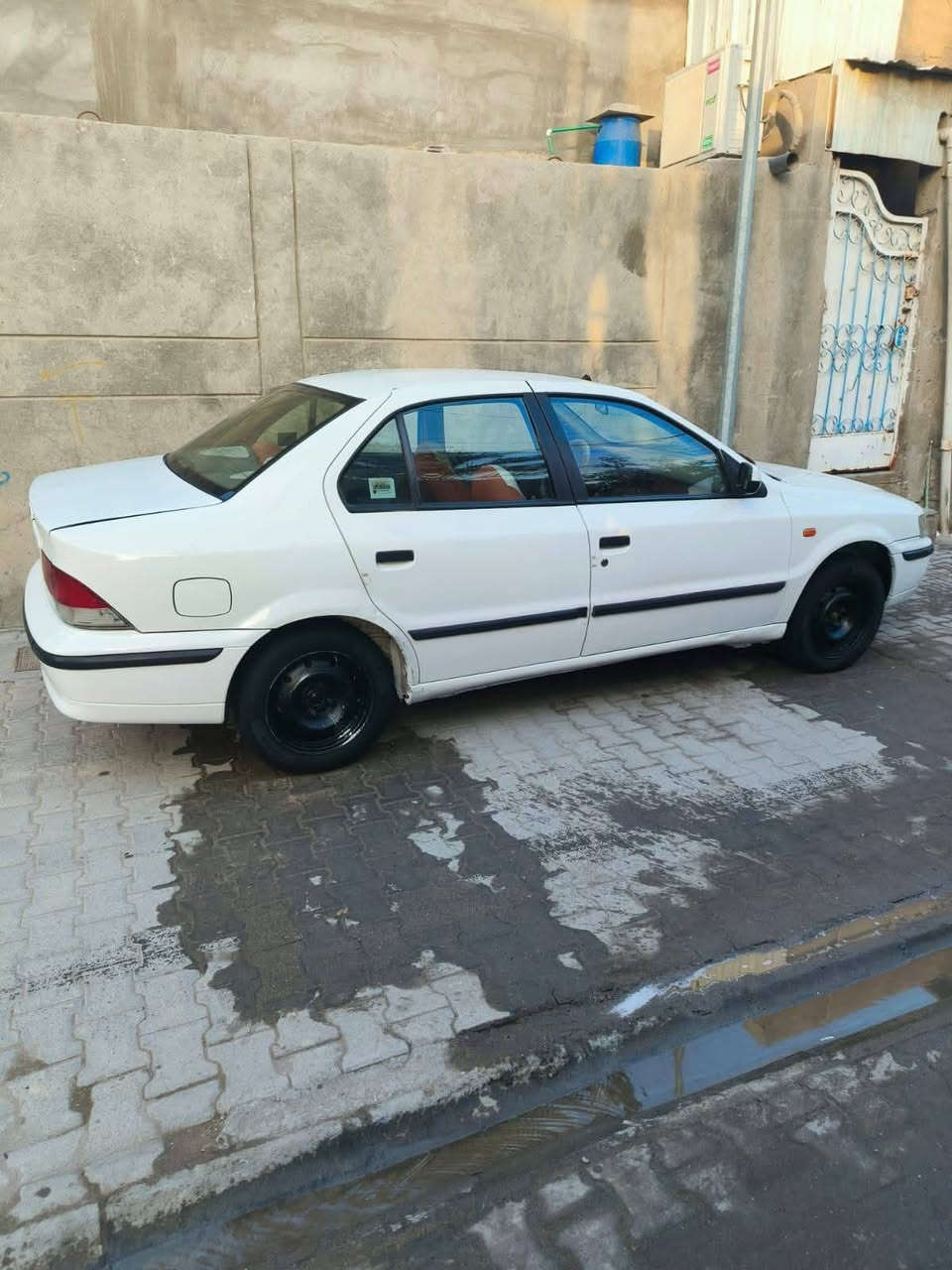 السلام عليكم اخوان سمند موديل ٢٠١١ ناطق بصره رقم انكليزي السياره مكفوله من ضربه وصبغ  سياره مكينه لا تنقيص ولا تبخير والكير مكفول  نضيفه  مال بيت عنواني البصره    السعر ٣٨ وبيه مجال بسيط
هاتف ***********
غير متواجد ع فيس
