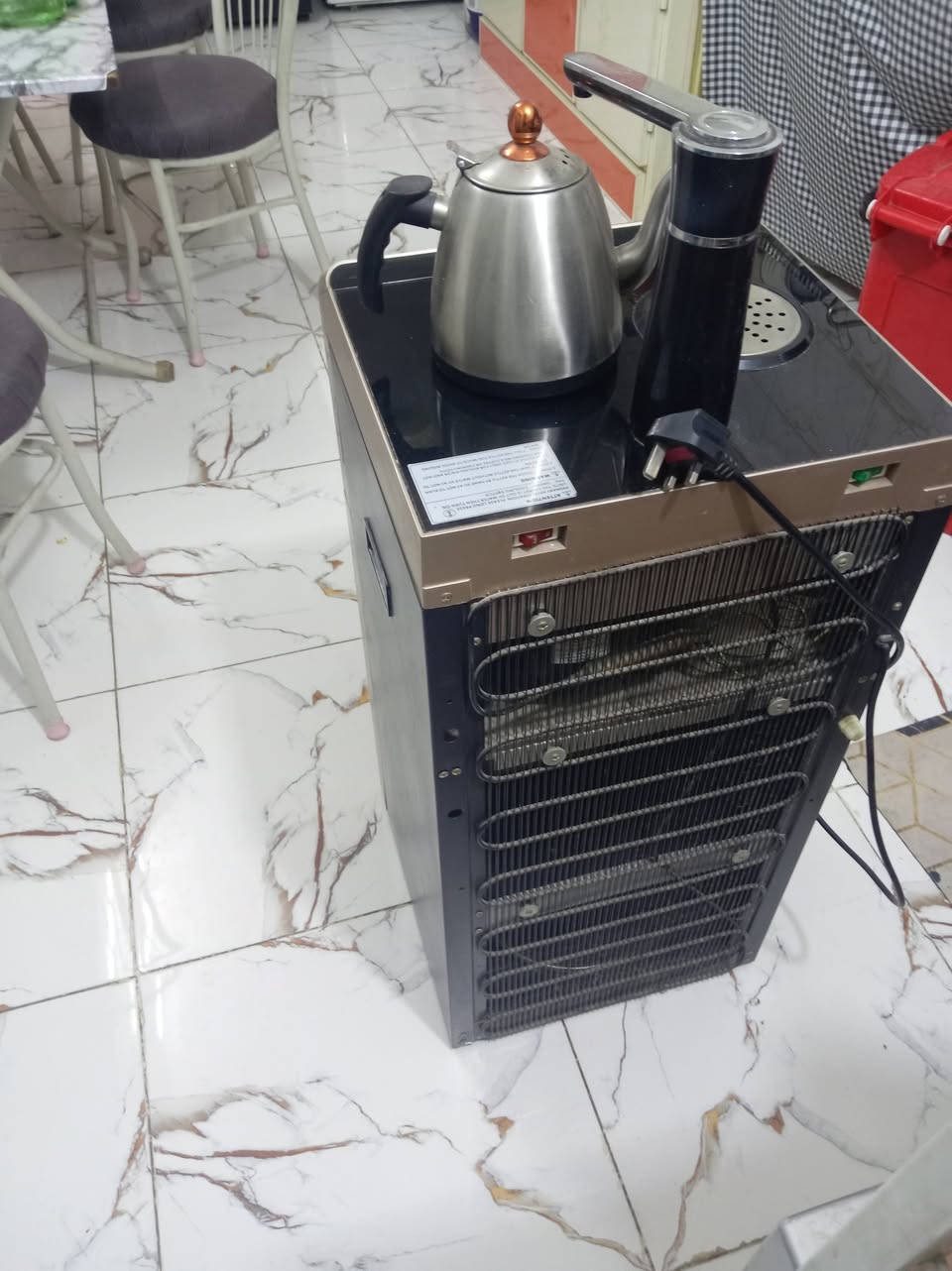 براد نضيف حار بارد شغال سعر 60 مكان لغزاليه بي ضرر بشاشه لمس مابيهة تأثير موضح بصوره مكان لغزالية ***********
