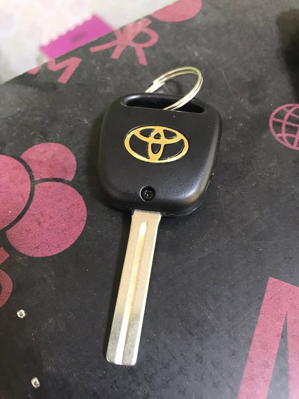 يتوفر لدينا كفر ريمون انوع السيارات مع مفاتيح كراون TOYOTA أصلي..
العنوان النجف الاشرف الحيرة الشارع الطولي ***********
