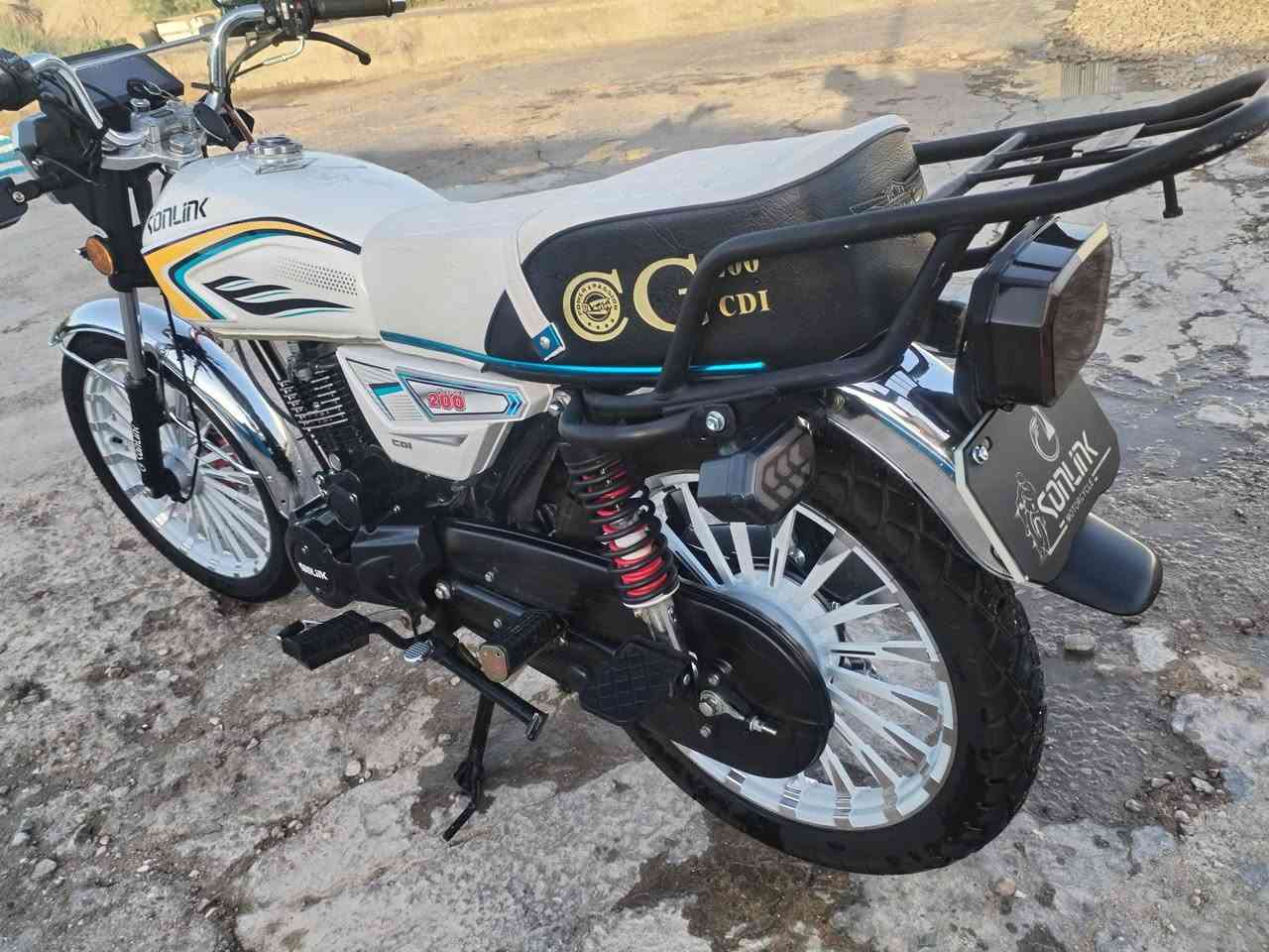 سيفان 5 كير موديل 2025
دراجة اخت زيرو مستخدمه شي قليل
كله شغال كفالة !
محرك 200 cc
المكان واسط صويرة
السعر اتصل ودلل
***********
